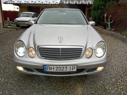 Сірий Мерседес 220, об'ємом двигуна 2.1 л та пробігом 302 тис. км за 6400 $, фото 1 на Automoto.ua