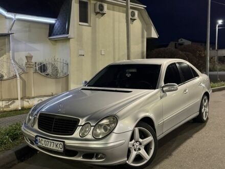 Серый Мерседес 220, объемом двигателя 2.1 л и пробегом 490 тыс. км за 6500 $, фото 1 на Automoto.ua