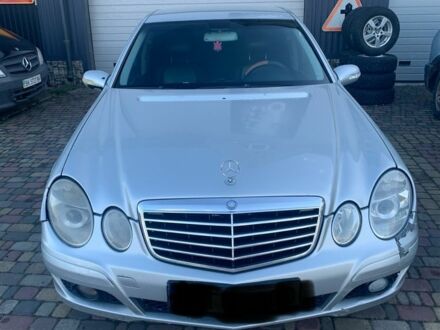 Серый Мерседес 220, объемом двигателя 2.2 л и пробегом 330 тыс. км за 2850 $, фото 1 на Automoto.ua