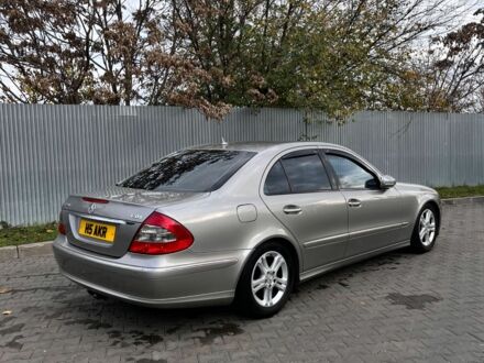 Серый Мерседес 220, объемом двигателя 2.2 л и пробегом 130 тыс. км за 3600 $, фото 1 на Automoto.ua