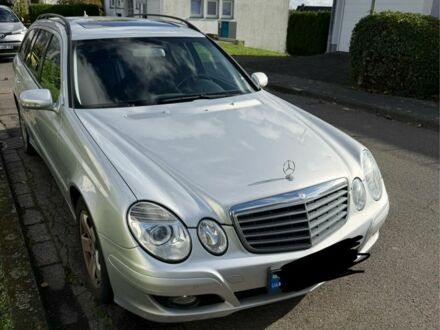 Сірий Мерседес 220, об'ємом двигуна 2.2 л та пробігом 370 тис. км за 6500 $, фото 1 на Automoto.ua