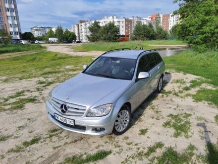 Мерседес 220 2009 в Буче на Automoto.ua Серый Мерседес 220, объемом двигателя 2.1 л и пробегом 590 тыс. км за 7500 $, фото 1 на Automoto.ua