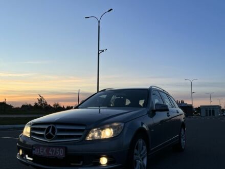 Мерседес 220 2010 в Луцке на Automoto.ua Серый Мерседес 220, объемом двигателя 2.2 л и пробегом 204 тыс. км за 10000 $, фото 1 на Automoto.ua
