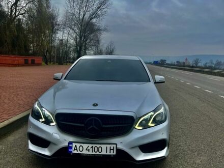 Сірий Мерседес 220, об'ємом двигуна 2.1 л та пробігом 300 тис. км за 18000 $, фото 1 на Automoto.ua