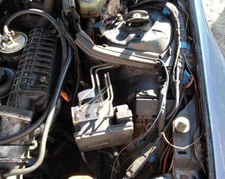 Синий Мерседес 220, объемом двигателя 2.1 л и пробегом 200 тыс. км за 2900 $, фото 4 на Automoto.ua