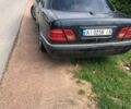 Синий Мерседес 220, объемом двигателя 2.8 л и пробегом 3 тыс. км за 1800 $, фото 1 на Automoto.ua