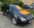 Синій Мерседес 220, об'ємом двигуна 2.2 л та пробігом 245 тис. км за 6300 $, фото 1 на Automoto.ua