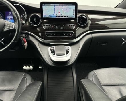 Синий Мерседес 220, объемом двигателя 2 л и пробегом 240 тыс. км за 49900 $, фото 5 на Automoto.ua