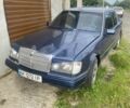 Синий Мерседес 220, объемом двигателя 2.2 л и пробегом 3 тыс. км за 1150 $, фото 1 на Automoto.ua