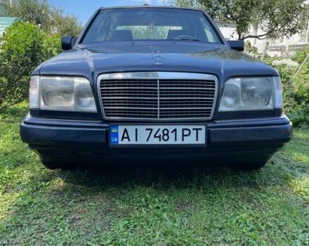 Синій Мерседес 220, об'ємом двигуна 2.2 л та пробігом 352 тис. км за 2200 $, фото 1 на Automoto.ua
