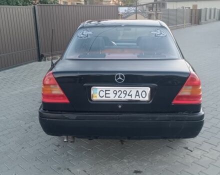 Синій Мерседес 220, об'ємом двигуна 2 л та пробігом 500 тис. км за 1550 $, фото 2 на Automoto.ua