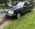 Синій Мерседес 220, об'ємом двигуна 2.2 л та пробігом 352 тис. км за 2200 $, фото 7 на Automoto.ua