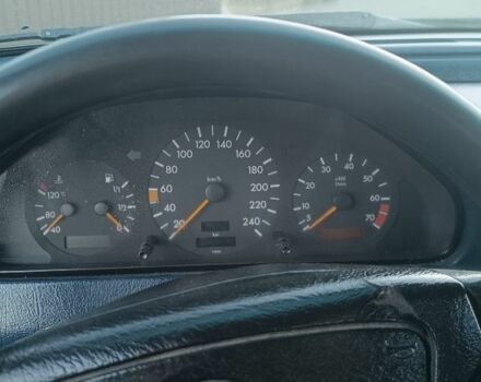 Синій Мерседес 220, об'ємом двигуна 2 л та пробігом 500 тис. км за 1550 $, фото 6 на Automoto.ua