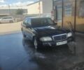 Синий Мерседес 220, объемом двигателя 2.2 л и пробегом 100 тыс. км за 1500 $, фото 1 на Automoto.ua