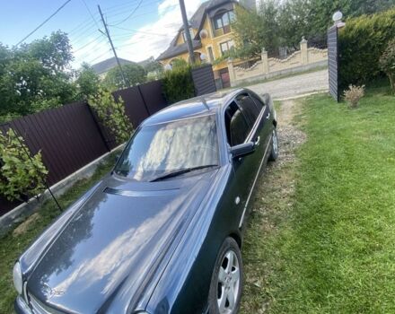 Синій Мерседес 220, об'ємом двигуна 2.2 л та пробігом 370 тис. км за 3500 $, фото 1 на Automoto.ua