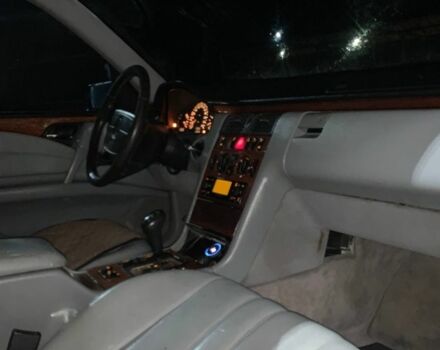 Синій Мерседес 220, об'ємом двигуна 2 л та пробігом 350 тис. км за 2450 $, фото 5 на Automoto.ua