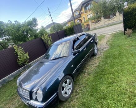 Синій Мерседес 220, об'ємом двигуна 2.2 л та пробігом 370 тис. км за 3500 $, фото 5 на Automoto.ua