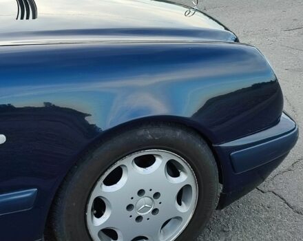 Синий Мерседес 220, объемом двигателя 2.1 л и пробегом 370 тыс. км за 4500 $, фото 2 на Automoto.ua