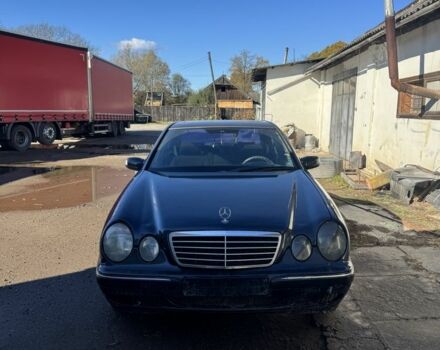Синій Мерседес 220, об'ємом двигуна 2.2 л та пробігом 300 тис. км за 1650 $, фото 3 на Automoto.ua
