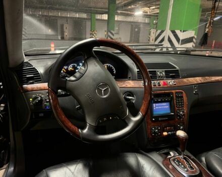 Синий Мерседес 220, объемом двигателя 4.3 л и пробегом 19 тыс. км за 3999 $, фото 5 на Automoto.ua