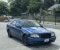 Синий Мерседес 220, объемом двигателя 2 л и пробегом 309 тыс. км за 2250 $, фото 1 на Automoto.ua