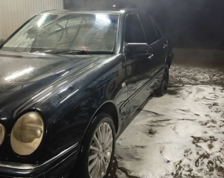 Синій Мерседес 220, об'ємом двигуна 2.2 л та пробігом 349 тис. км за 2300 $, фото 4 на Automoto.ua