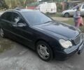 Синий Мерседес 220, объемом двигателя 2.1 л и пробегом 2 тыс. км за 2842 $, фото 1 на Automoto.ua