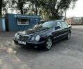 Синий Мерседес 220, объемом двигателя 2.1 л и пробегом 460 тыс. км за 4712 $, фото 1 на Automoto.ua