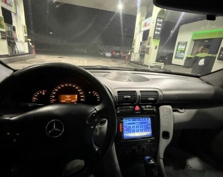 Синий Мерседес 220, объемом двигателя 2.1 л и пробегом 416 тыс. км за 5700 $, фото 7 на Automoto.ua