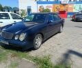 Синій Мерседес 220, об'ємом двигуна 2.2 л та пробігом 444 тис. км за 2209 $, фото 1 на Automoto.ua
