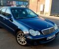 Синій Мерседес 220, об'ємом двигуна 2.2 л та пробігом 219 тис. км за 2495 $, фото 1 на Automoto.ua