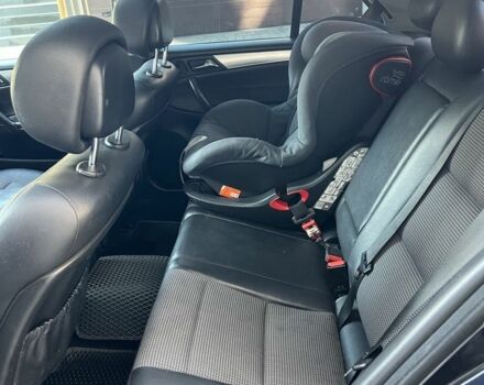 Синий Мерседес 220, объемом двигателя 2.1 л и пробегом 340 тыс. км за 5300 $, фото 5 на Automoto.ua