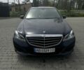 Синий Мерседес 220, объемом двигателя 2.1 л и пробегом 250 тыс. км за 16400 $, фото 1 на Automoto.ua