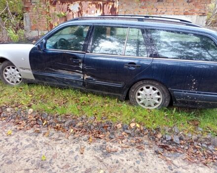 Синий Мерседес 220, объемом двигателя 0 л и пробегом 87 тыс. км за 475 $, фото 2 на Automoto.ua