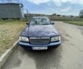 Синий Мерседес 220, объемом двигателя 2.1 л и пробегом 380 тыс. км за 3000 $, фото 1 на Automoto.ua