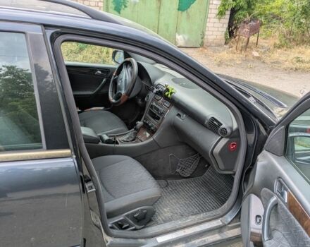 Синій Мерседес 220, об'ємом двигуна 2.1 л та пробігом 360 тис. км за 4000 $, фото 4 на Automoto.ua