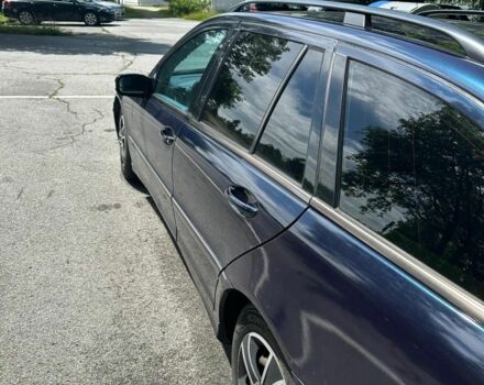 Синий Мерседес 220, объемом двигателя 2.1 л и пробегом 518 тыс. км за 4659 $, фото 4 на Automoto.ua