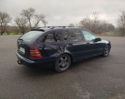 Синий Мерседес 220, объемом двигателя 2.2 л и пробегом 300 тыс. км за 1000 $, фото 2 на Automoto.ua