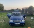 Синій Мерседес 220, об'ємом двигуна 2.2 л та пробігом 350 тис. км за 3908 $, фото 5 на Automoto.ua