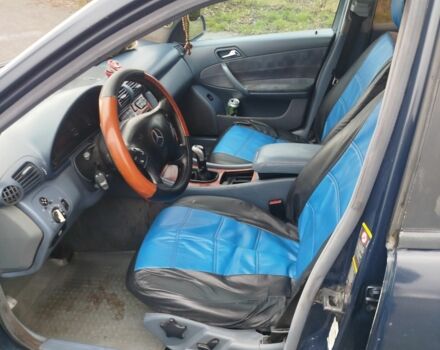 Синий Мерседес 220, объемом двигателя 2.2 л и пробегом 300 тыс. км за 1000 $, фото 5 на Automoto.ua