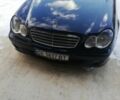 Синій Мерседес 220, об'ємом двигуна 2.1 л та пробігом 241 тис. км за 5000 $, фото 1 на Automoto.ua