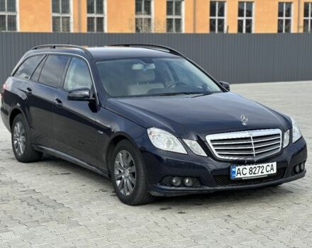 Синий Мерседес 220, объемом двигателя 2.1 л и пробегом 265 тыс. км за 10900 $, фото 1 на Automoto.ua