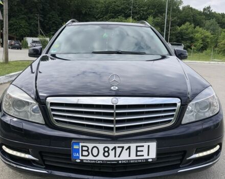 Синий Мерседес 220, объемом двигателя 2.1 л и пробегом 397 тыс. км за 9200 $, фото 1 на Automoto.ua