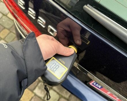 Синий Мерседес 220, объемом двигателя 2.1 л и пробегом 275 тыс. км за 12855 $, фото 10 на Automoto.ua