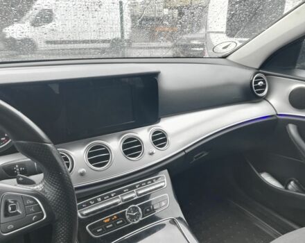 Синій Мерседес 220, об'ємом двигуна 2 л та пробігом 333 тис. км за 16990 $, фото 11 на Automoto.ua