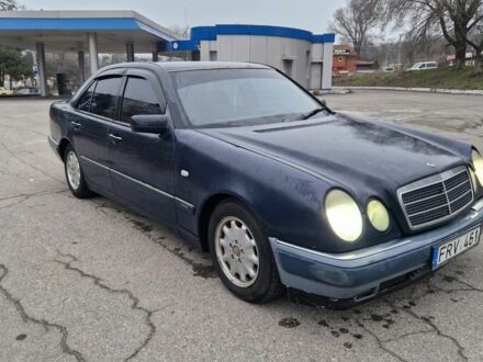 Синій Мерседес 220, об'ємом двигуна 0 л та пробігом 500 тис. км за 1950 $, фото 1 на Automoto.ua