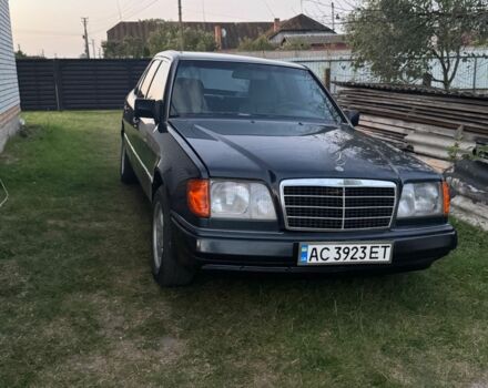 Синий Мерседес 220, объемом двигателя 2.2 л и пробегом 3 тыс. км за 2000 $, фото 1 на Automoto.ua