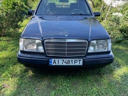 Мерседес 220 1994 у Обухове на Automoto.ua Синій Мерседес 220, об'ємом двигуна 2.2 л та пробігом 352 тис. км за 2200 $, фото 1 на Automoto.ua