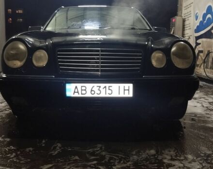 Синій Мерседес 220, об'ємом двигуна 2.2 л та пробігом 349 тис. км за 2300 $, фото 1 на Automoto.ua