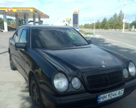 Синій Мерседес 220, об'ємом двигуна 2.2 л та пробігом 412 тис. км за 3000 $, фото 1 на Automoto.ua
